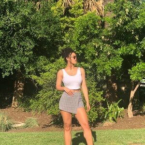 Checkered gray skort